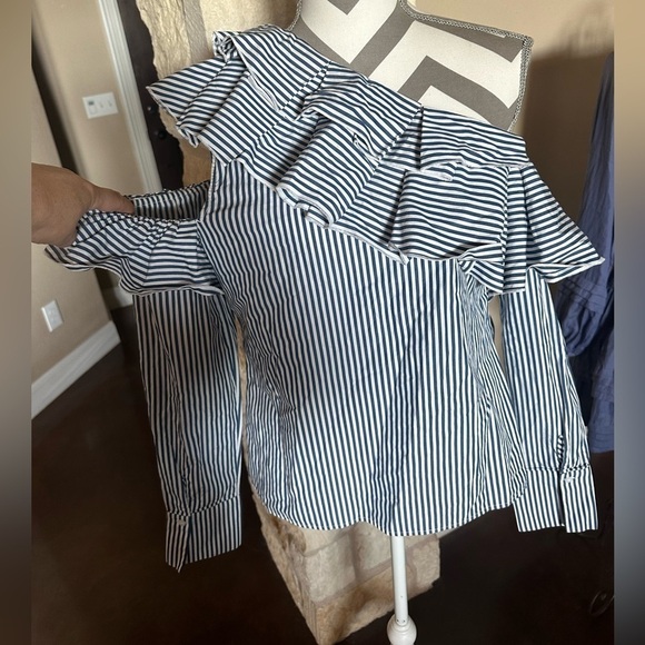 Women’s Beautiful, well made blue/white pinstriped one-shoulder ruffle blouse - Picture 1 of 4